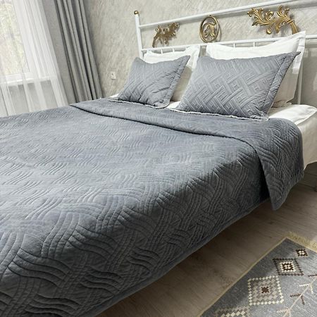 Уютная 2 Ком-Я Квартира В Центре Города, Район "Арбата" Apartment Almaty Ngoại thất bức ảnh