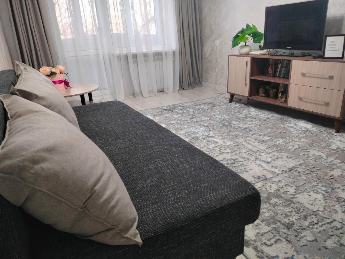 Уютная 2 Ком-Я Квартира В Центре Города, Район "Арбата" Apartment Almaty Ngoại thất bức ảnh