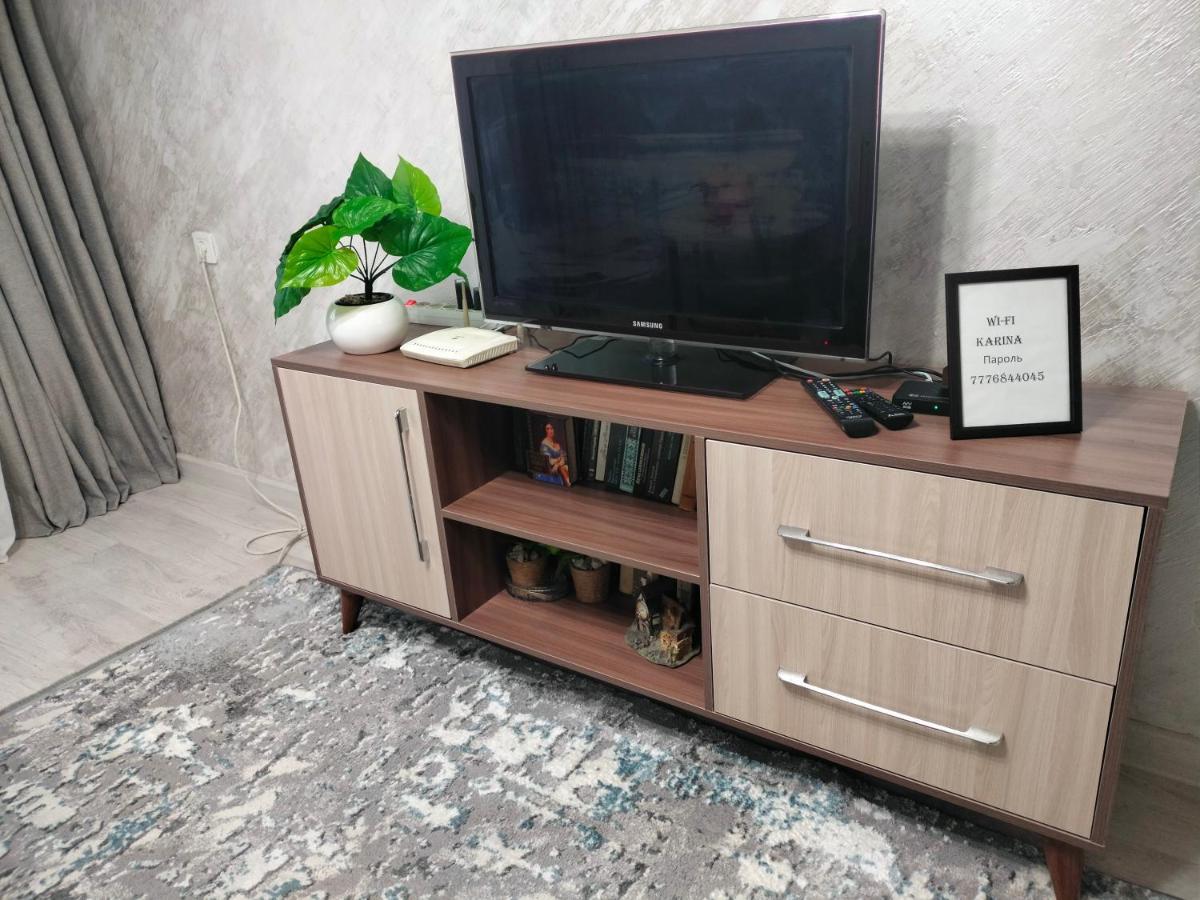 Уютная 2 Ком-Я Квартира В Центре Города, Район "Арбата" Apartment Almaty Ngoại thất bức ảnh