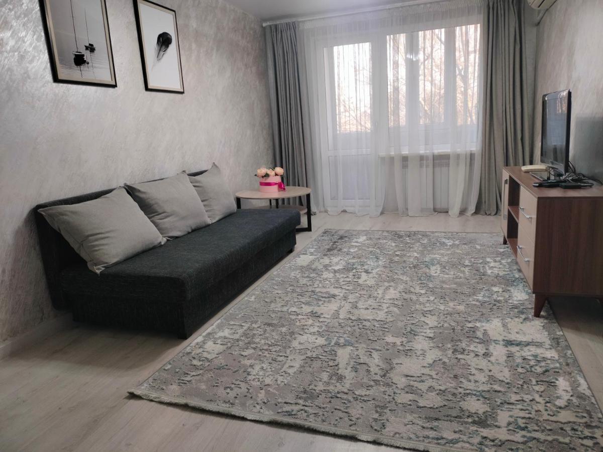 Уютная 2 Ком-Я Квартира В Центре Города, Район "Арбата" Apartment Almaty Ngoại thất bức ảnh